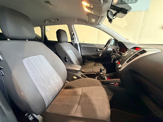 Kia Ceed 8 of 10