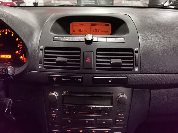 Toyota Avensis 15 of 17