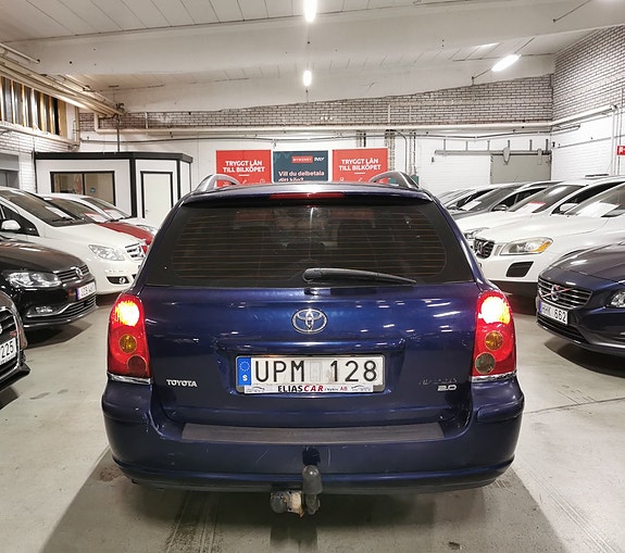 Toyota Avensis 6 of 17