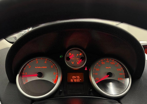 Peugeot 207 SW 9 of 16