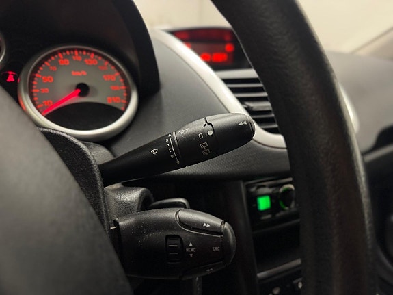 Peugeot 207 SW 12 of 16
