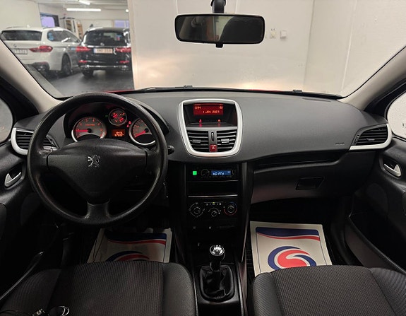 Peugeot 207 SW 4 of 16