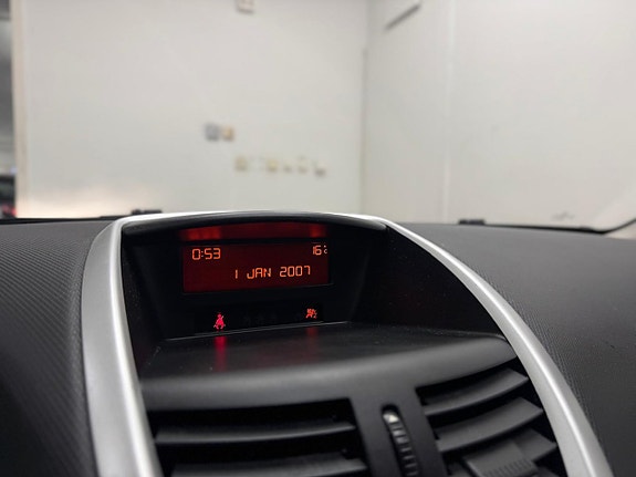 Peugeot 207 SW 10 of 16