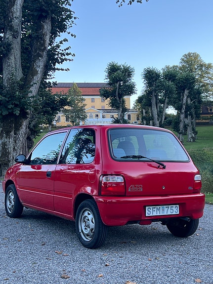 Suzuki Alto 2 of 17
