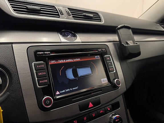 Volkswagen Passat 11 of 22