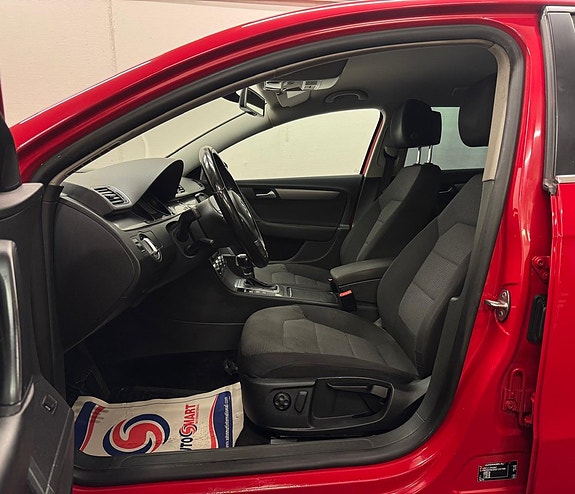 Volkswagen Passat 19 of 22