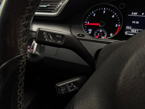 Volkswagen Passat 16 of 22