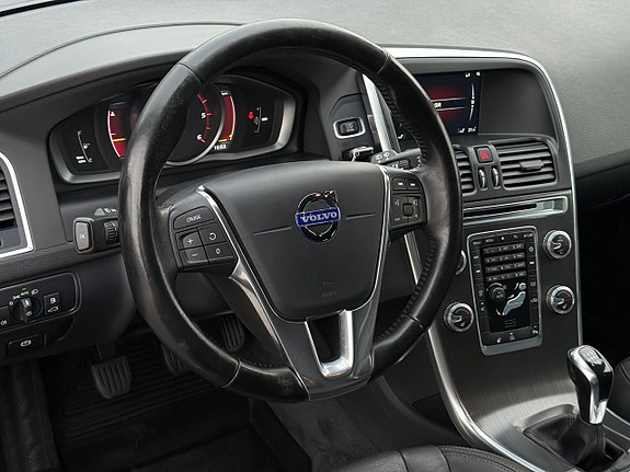 Volvo XC60 14 of 23