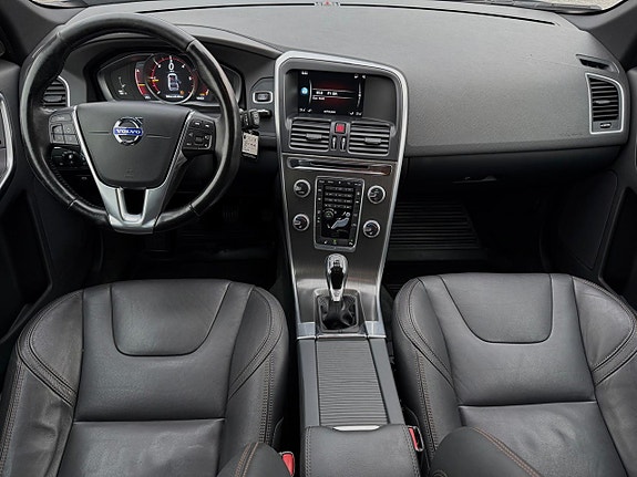 Volvo XC60 10 of 23