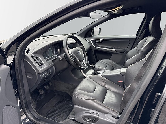 Volvo XC60 12 of 23