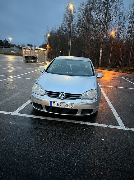 Volkswagen Golf V 4 of 5