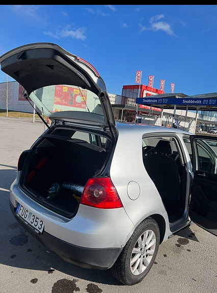 Volkswagen Golf V 5 of 5