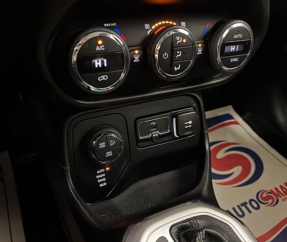 Jeep Renegade 20 of 30