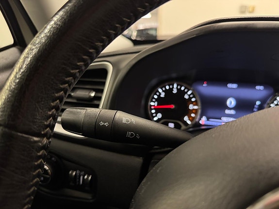 Jeep Renegade 19 of 30