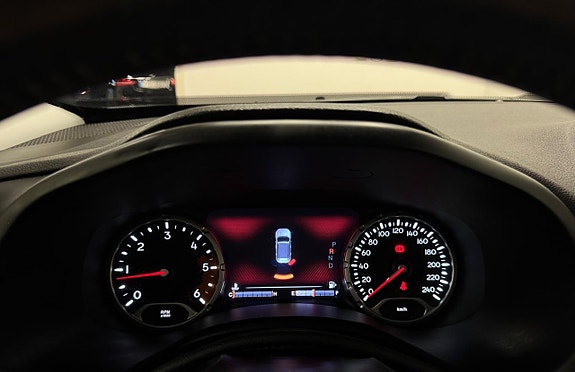 Jeep Renegade 25 of 30
