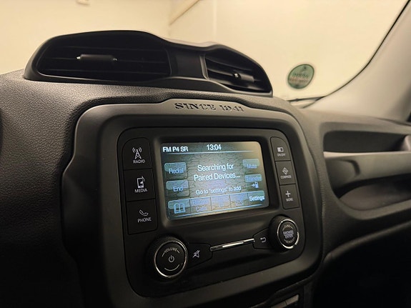 Jeep Renegade 14 of 30