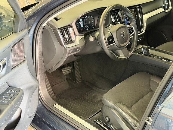 Volvo V60 14 of 25