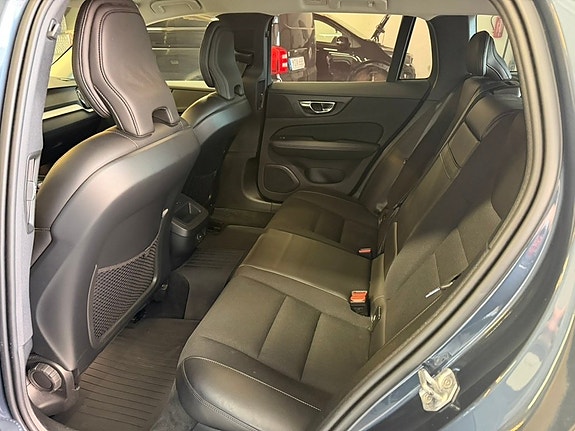 Volvo V60 16 of 25