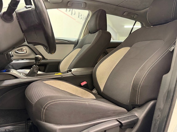 Toyota Avensis 13 of 17