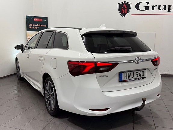 Toyota Avensis 9 of 17
