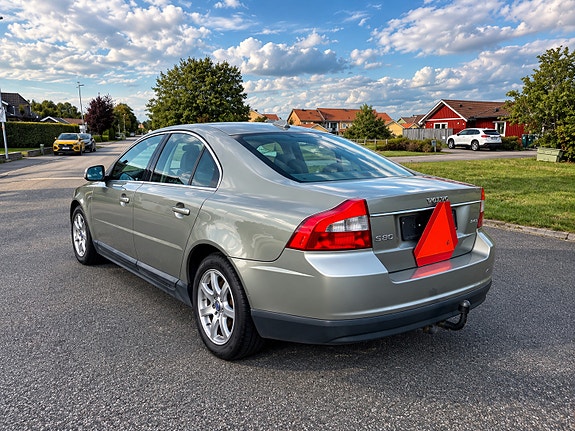 Volvo S80 4 of 6