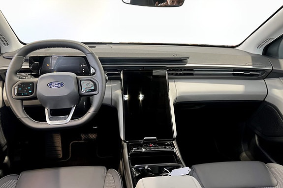 Ford Explorer 4 of 9