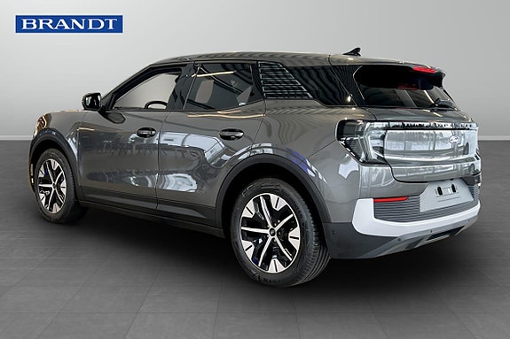 Ford Explorer 2 of 9