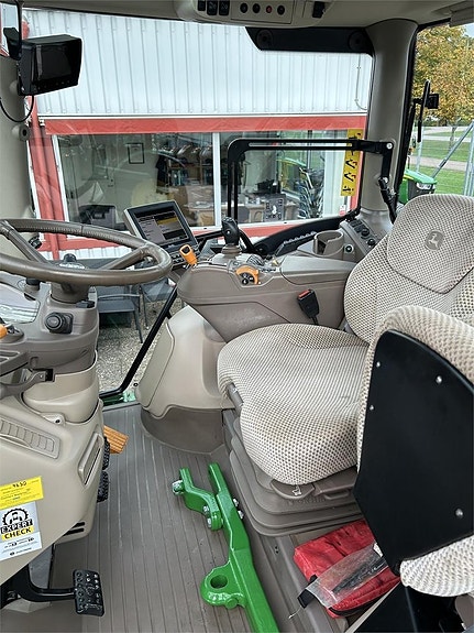 John Deere 6130R AP TRAKTOR 50 KM FR.LYFT 6 of 10
