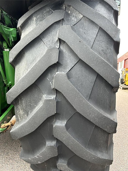 John Deere 6130R AP TRAKTOR 50 KM FR.LYFT 9 of 10