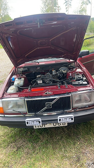 Volvo 244 2 of 5