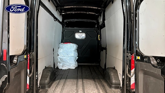 Ford Transit 10 of 12