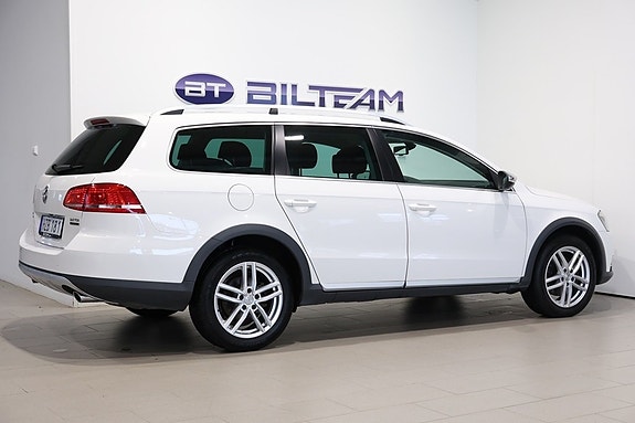 Volkswagen Passat 4 of 15