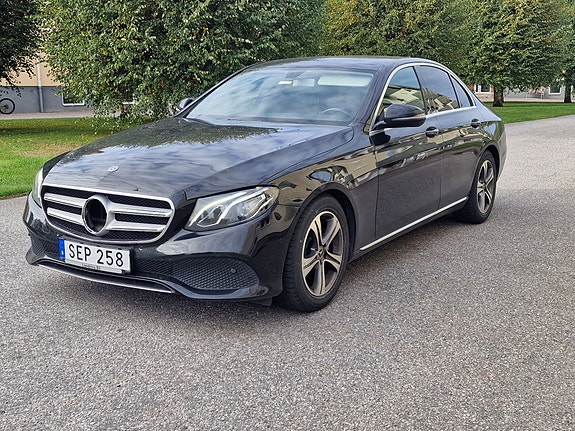 Mercedes-Benz E 220 d 8 of 10