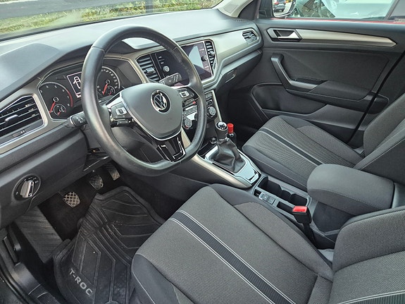 Volkswagen T-Roc 5 of 5
