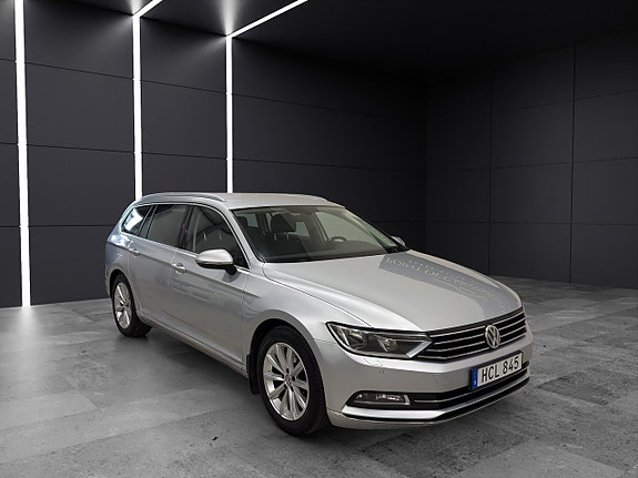 Volkswagen Passat 8 of 30