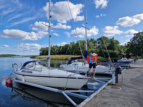 Helmsman 31 2 of 11