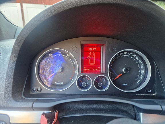 Volkswagen Golf V 6 of 6