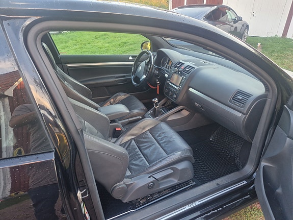 Volkswagen Golf V 5 of 6