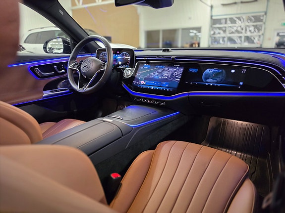 Mercedes-Benz E300 de 13 of 30