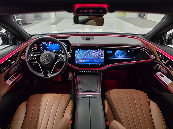 Mercedes-Benz E300 de 14 of 30
