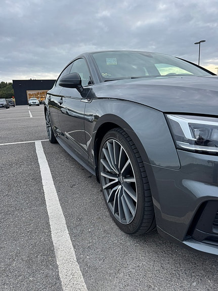 Audi A5 2 of 19