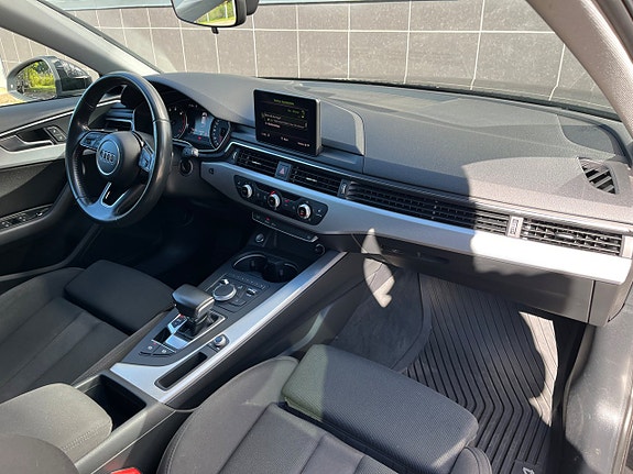 Audi A4 10 of 27