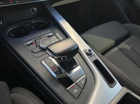 Audi A4 14 of 27