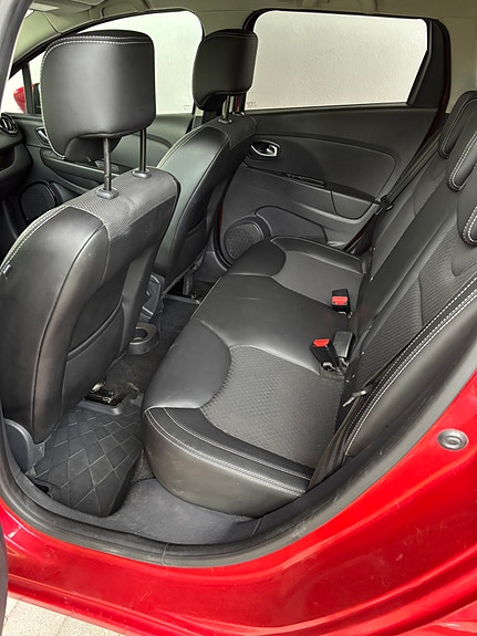 Renault Clio 13 of 15