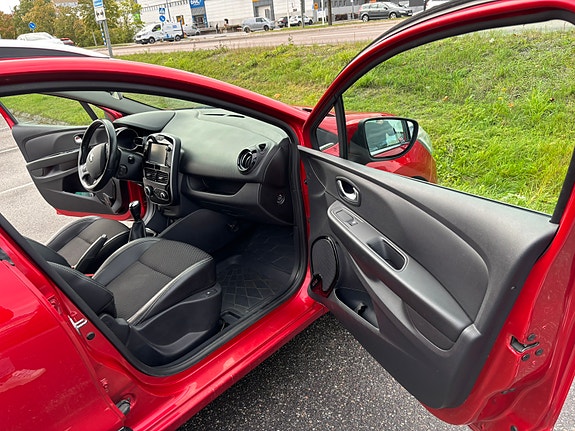 Renault Clio 8 of 15
