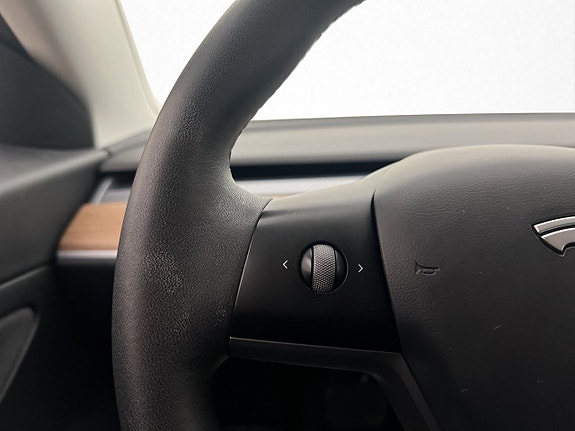 Tesla Model 3 17 of 30