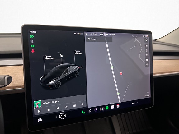 Tesla Model 3 27 of 30
