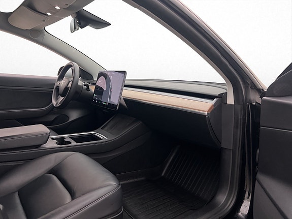 Tesla Model 3 28 of 30