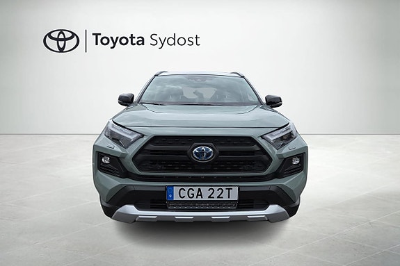 Toyota RAV4 6 of 24