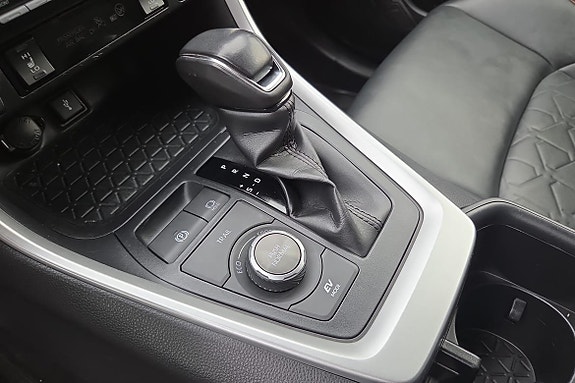 Toyota RAV4 21 of 24